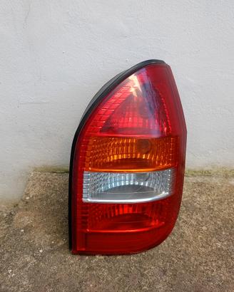faro posteriore Opel zafira a