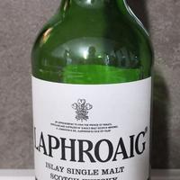 Bottiglia (vuota) di Whisky Laphroaig Select.
