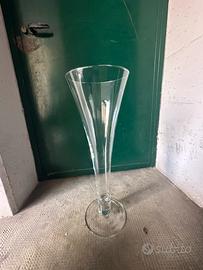 Vaso in vetro trasparente elegante