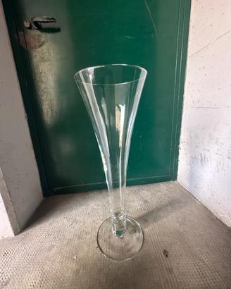 Vaso in vetro trasparente elegante
