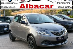Lancia Ypsilon 1.0 FireFly S&S Hybrid Silver