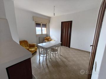 4 LOCALI A CASTROVILLARI