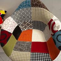 Poltrona girevole in tessuto patchwork