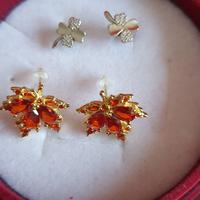 Due paia di orecchini in argento 