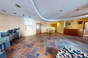 LOMAZZO - LOCALE COMMERCIALE CON MAGAZZINO E BOX D