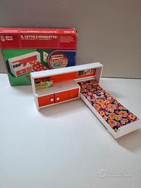Cameretta bambole vintage anni 70 con letto e mobi