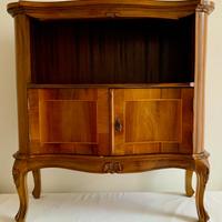 Credenza veneta in noce, radica, faggio e acero de