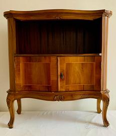 Credenza veneta in noce, radica, faggio e acero de