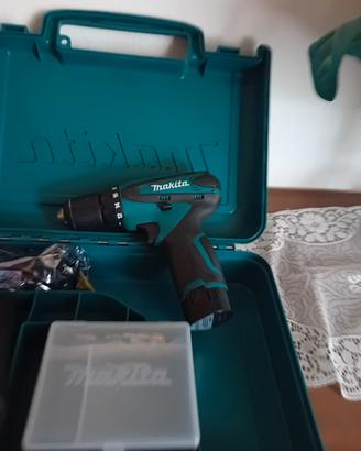 trapano a batteria con comoda valigetta