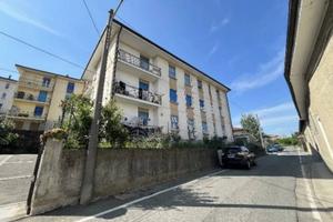 Immobile in asta di 94 m² con 4 locali e box auto 