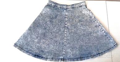 Subdued Gonna in jeans