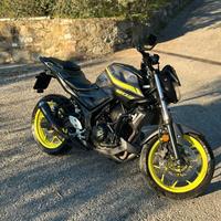 Moto Yamaha MT-03