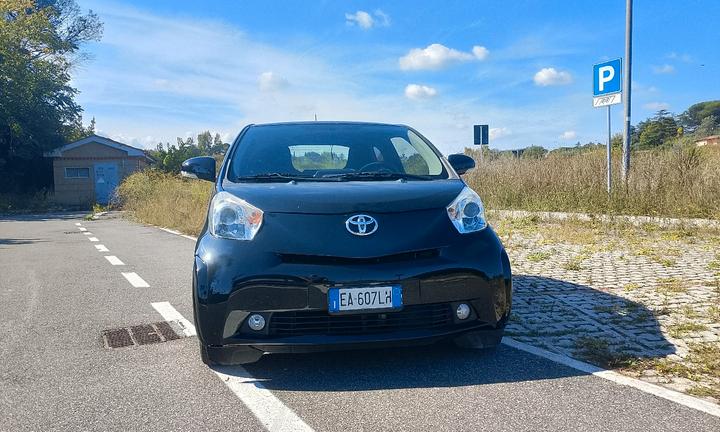 Toyota iq