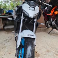 Yamaha MT-07 2025 depotenziata – 5.700km