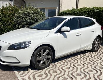 Volvo V40 D2