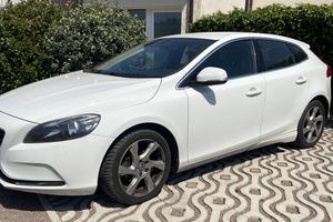 Volvo V40 D2