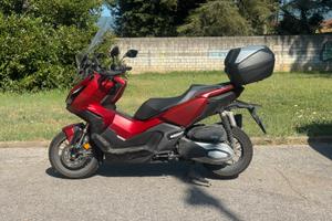 Honda ADV 350 incidentato marciante