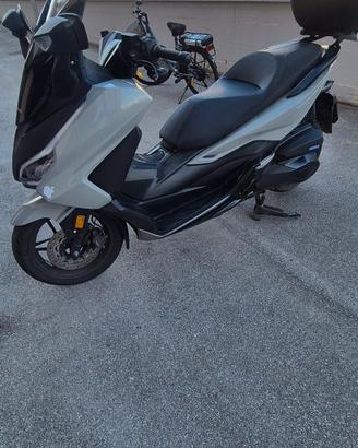 Honda Forza 350