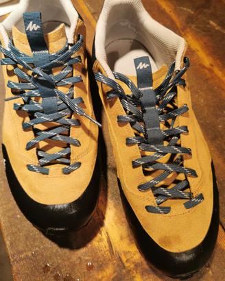 Scarpe sportive da montagna