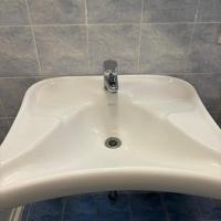 Lavabo disabili Dolomite con rubinetteria e staffe