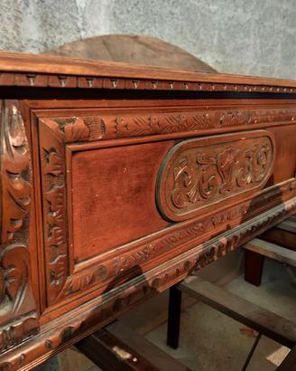 Panaca antica legno con finiture lavorate