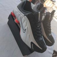 Nike Shox r4