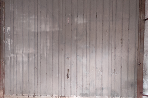 Saracinesca basculante per garage