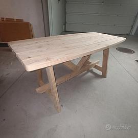 Tavolo da esterno