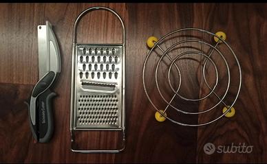 Sottopentola, grattugia e forbici Kasanova 