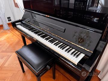 Pianoforte a muro Yamaha