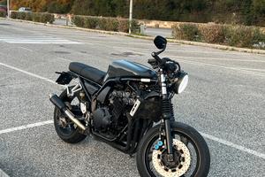 Yamaha fzs 600