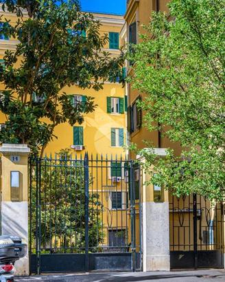 MAGAZZINO A ROMA