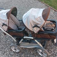 Passeggino gemellare con ovetto