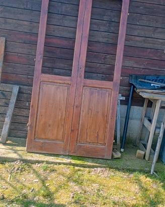 Porte in legno due ante