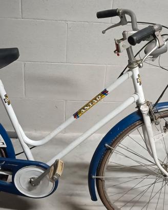 Bicicletta  vintage da donna  anni 70.