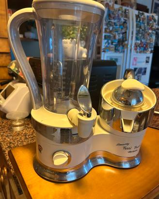 Frullatore e spremi  arance con centrifuga