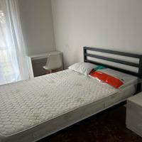 Camera singola con letto alla Francese