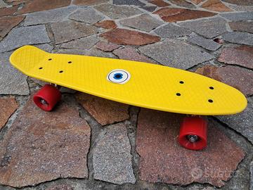 Skate board giallo