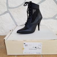 Stivaletti in pelle nera tacco 11