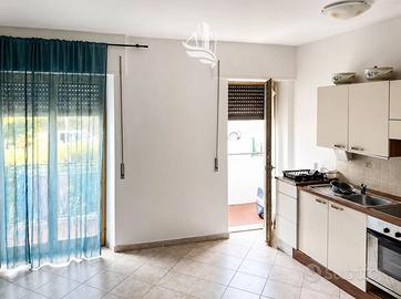 Monolocale con due balconi a Bolzano - Via Piave