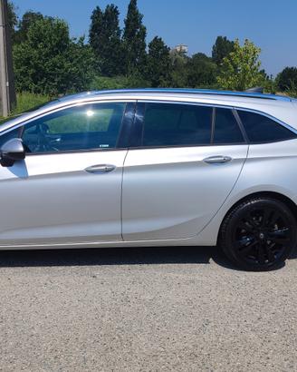 Opel Astra 1.6 turbo diesel 136 cv leggi bene . 