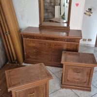 Cassettiera con specchiera+ due comodini.