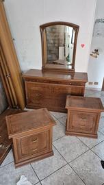 Cassettiera con specchiera+ due comodini.