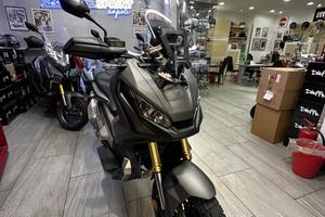 Honda X-ADV 750 xadv moto tenuta maniacalmente com