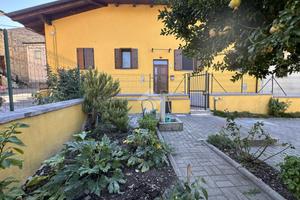 CASA SEMINDIPENDENTE A BUSSOLENO