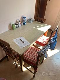 Tavolo da cucina/sala da pranzo + 4 sedie