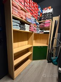 SCAFFALATURA IN LEGNO AD ANGOLO