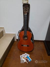 Chitarra acustica Sakura