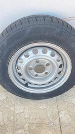 Cerchio e gomma nuova