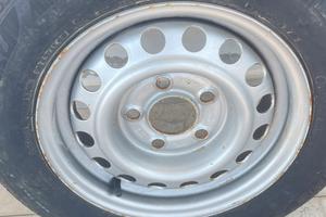 Cerchio e gomma nuova